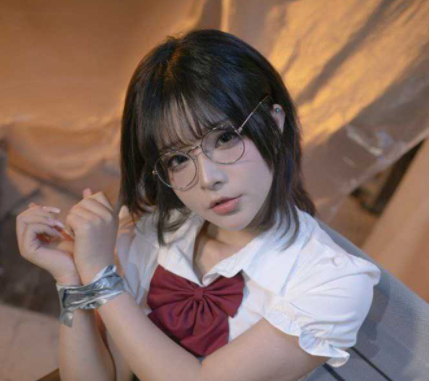 人气网红COSER玉汇 最新剧情写真《电梯间-尾行》 黑丝御姐