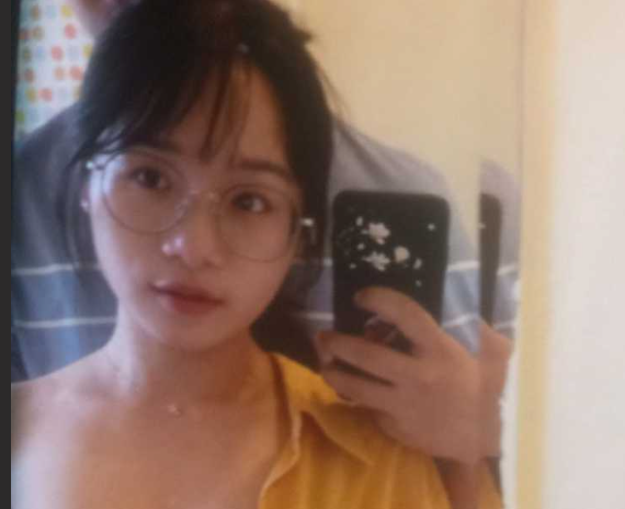 台湾清纯眼镜学姐 吴嘉嘉