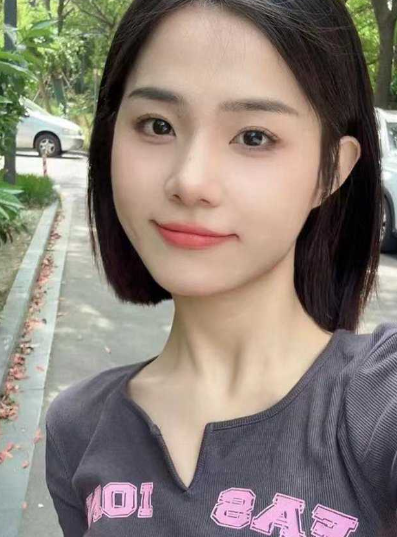 北京工商大学情侣自拍流出 女主身材超棒马甲线清晰