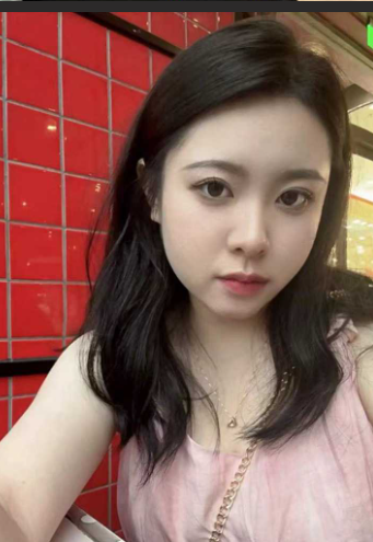 高三表妹在我家寄宿 趁爸妈不在家