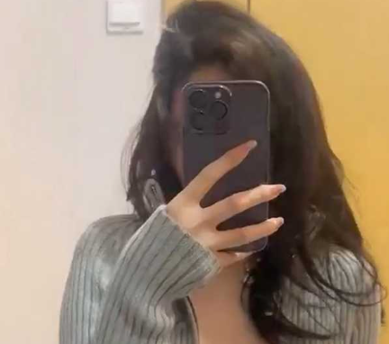 极品反差曝光！抖音清纯美女 许燕红 变脸玩