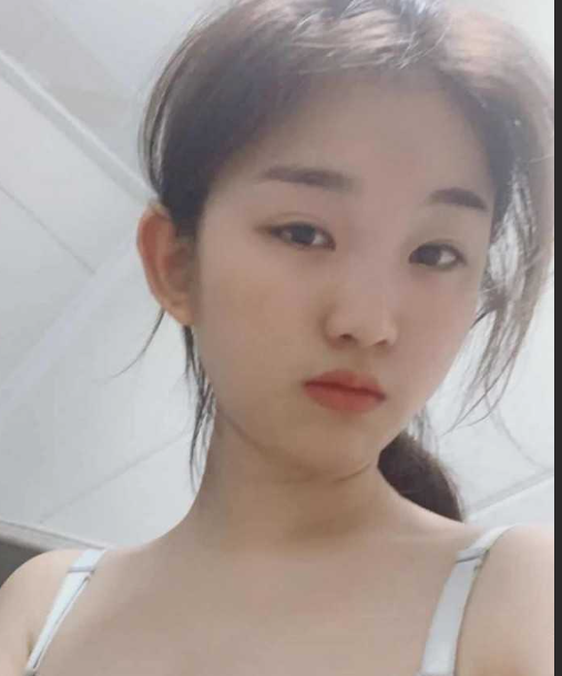 广东金融学院清纯女大刘晓倩