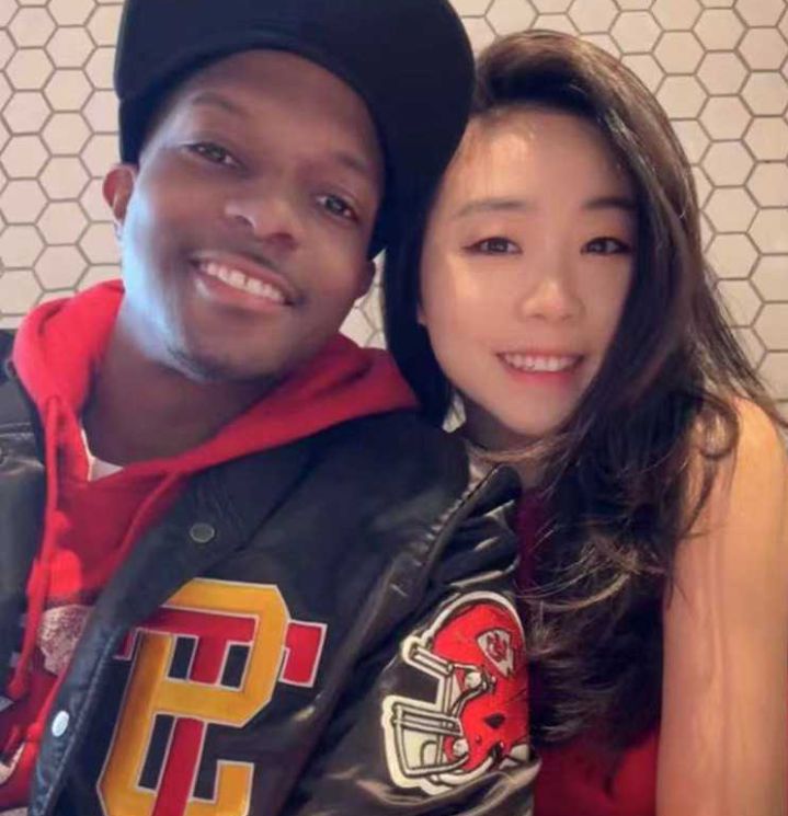 华裔正妹和黑人男友自拍流出