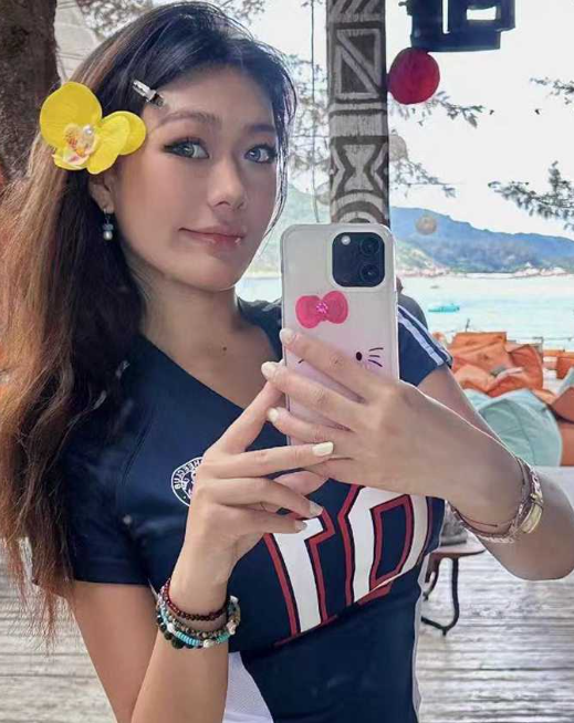 美国亚裔啦啦队员 与体育生男友