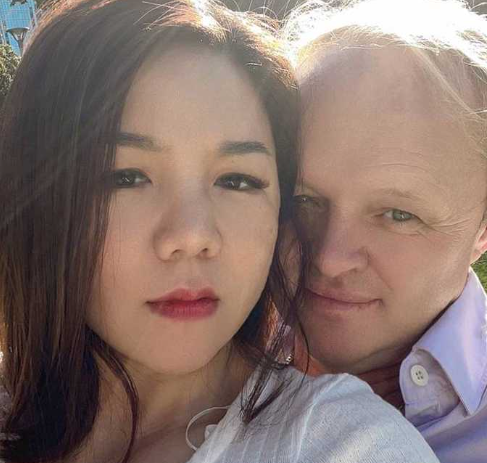 曝光 自爆多次* 与前夫