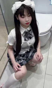 池甜哥布林对赌喷 两位二次元老实打赌 输了甘愿鞭炮炸 凳子都炸碎了