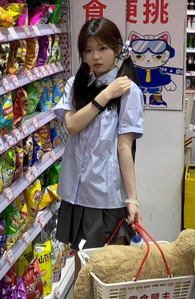 03年极品萝莉学生妹直播下