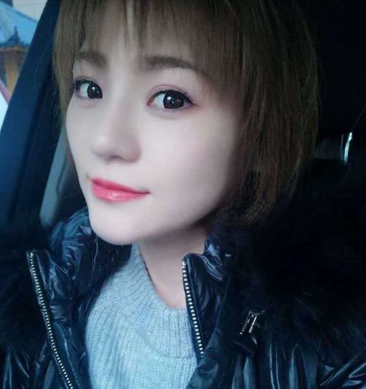 台湾P站网红粉红兔 穿牛仔裤 废弃工地瑜伽健身 被