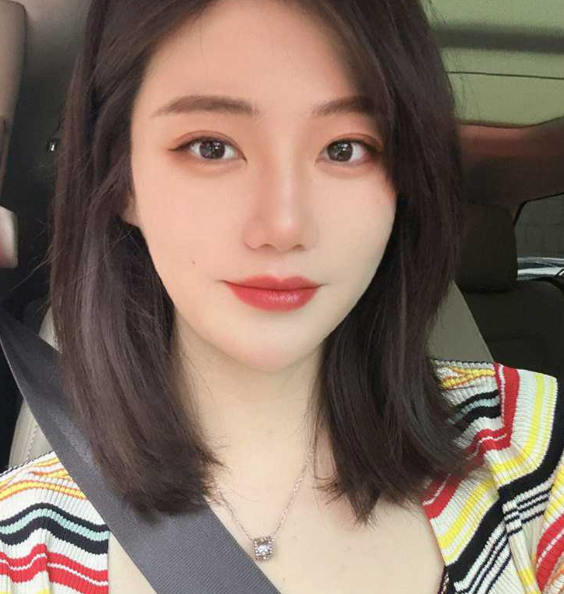 沧州职业技术学院04年清纯女神 余翊宁