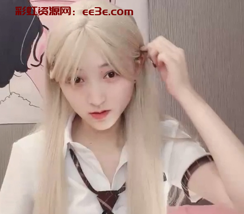 00后JK学生妹遭猥琐大叔玩