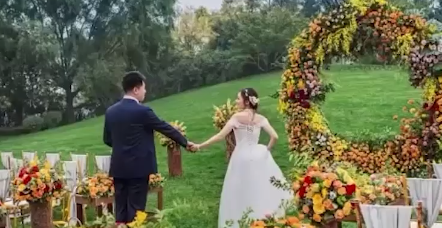 新婚娇妻当晚穿上婚纱被绿帽老公献给兄弟