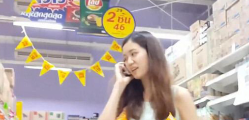 长裙美女竟然逛超市 裙下