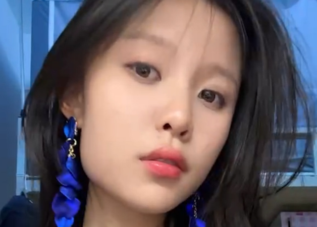 大连外国语大学反差学生妹 曾宝燕 喜欢在网上