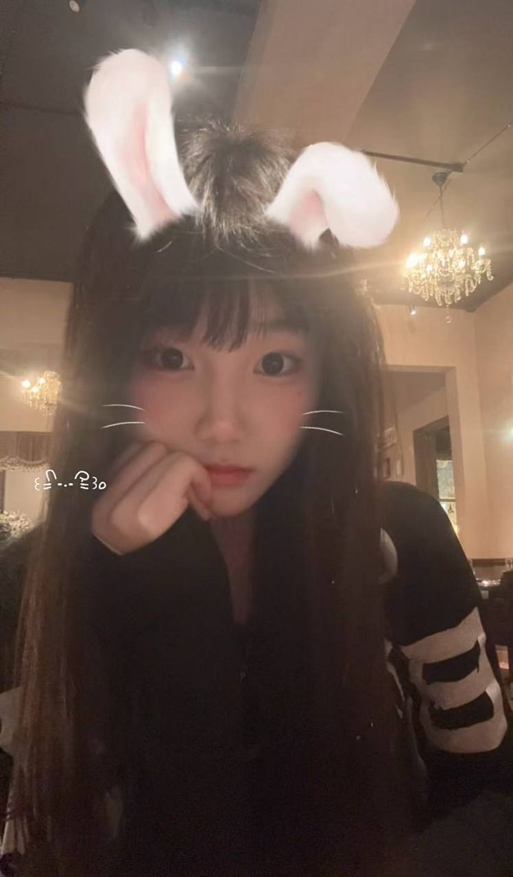 编号: 19012 地区: 香港 深圳（在香港 年龄: 18