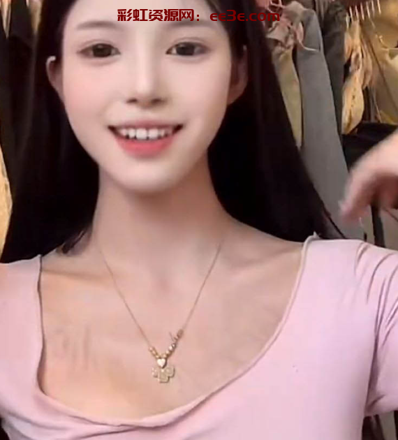 抖音嫩妹  性感曲线引爆流量！ 现在连卖货内衣都这么卷了吗？