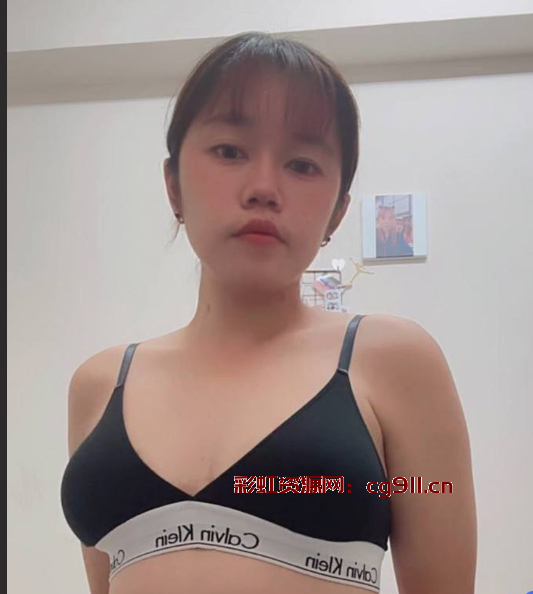 网路大神曝光 调刚满18岁的微胖学生妹