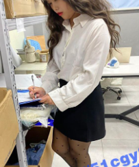 大神 和舅妈的故事 第一次看舅妈穿OL制服 疯狂