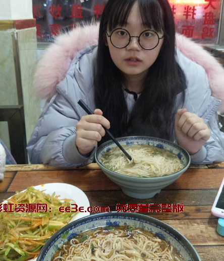 北京反差少女 高妹妹 不视频泄露 被猥琐摄影师 暴力