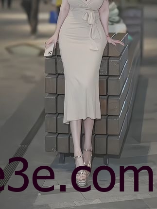 猪小七白色连体衣图集解读，解读她白色连体衣图集的含义