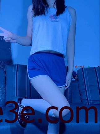 奕奕微密圈作品内容展现，颜值与身材完美融合的网络明星