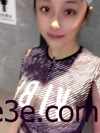 抖音网红奶雯微密圈，清纯与私密的惊艳反差