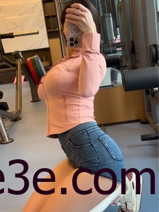 小玉吃果冻白色镂空蕾丝微密圈，精选图集分享