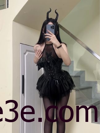 微博银蛇大人微密圈作品图资源，追寻德国传统服饰魅力惊艳亮相