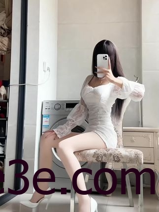 热乎乎的奶茶微密圈作品，展现魅力服装搭配与自然交融