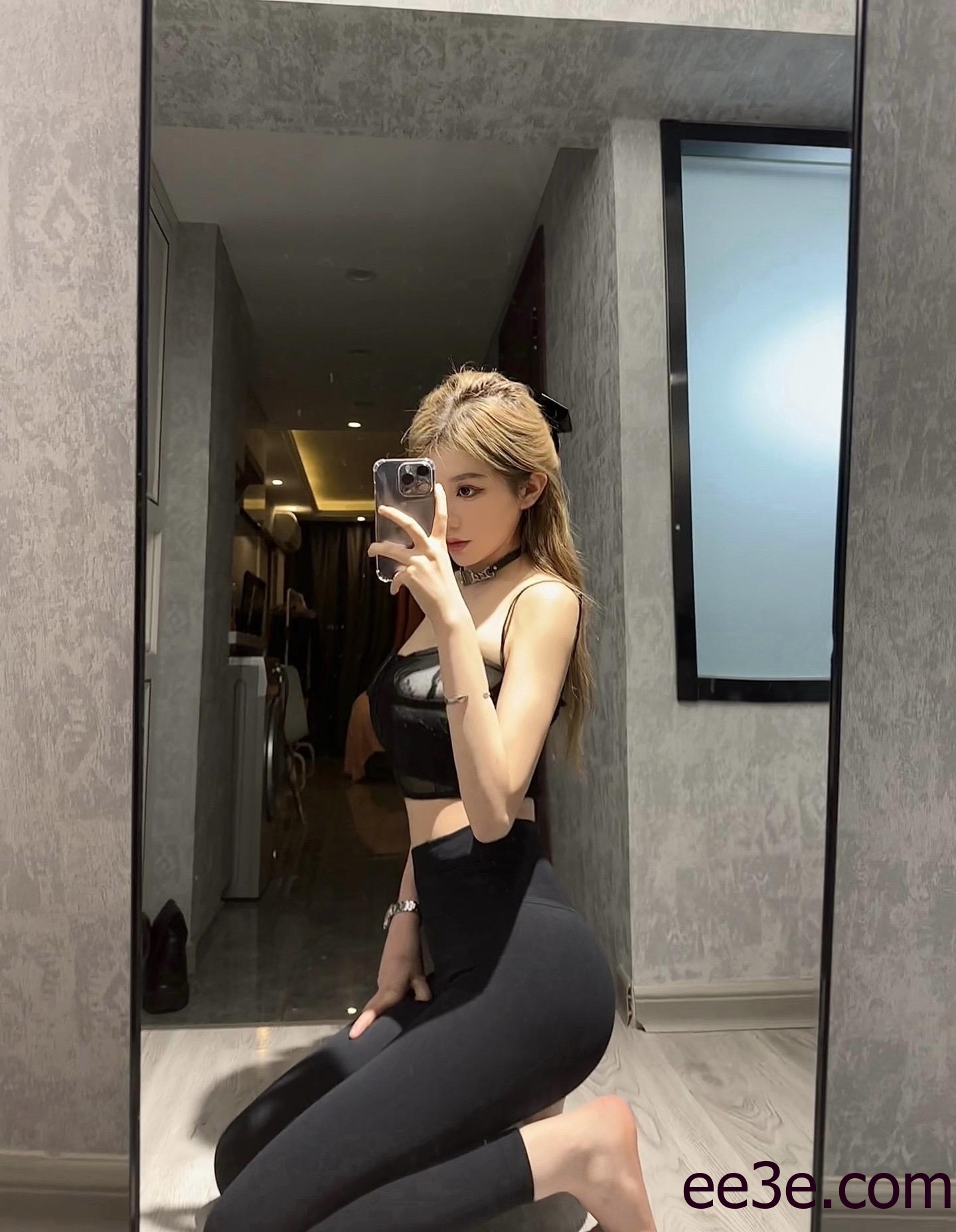 牛仔裤风靡！艾拉·Isla微密圈作品赏析，网友点赞如潮