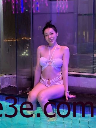 微密圈火辣网红铁锤姐姐作品资源，完美身材与热辣写真展示