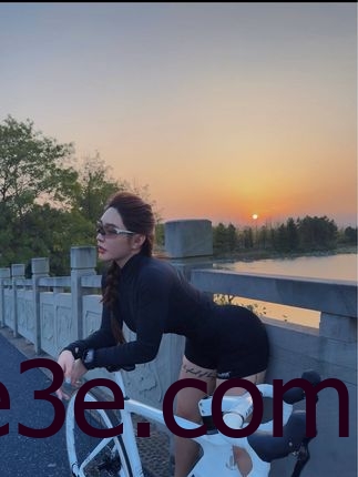 宋昱欣微密圈全部图片精选作品欣赏！因个性成功出圈，宋昱欣健身女神的视觉盛宴