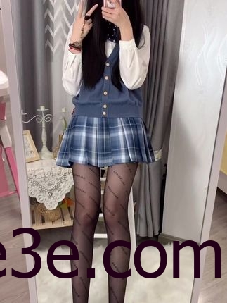 微密圈_林扣弦吊带妹妹的独家作品，202万粉丝背后的故事