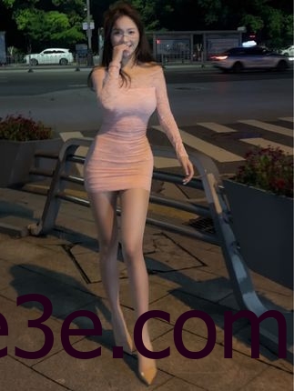 小酒伏特加微密圈性感蜜桃作品赏析