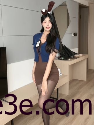 鱼神微密圈蓝色比基尼写真，婀娜多姿的身影让人心动！