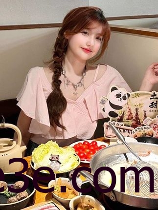 草莓粥粥微密圈写真合集大揭秘，B站百万粉丝UP主的独家作品