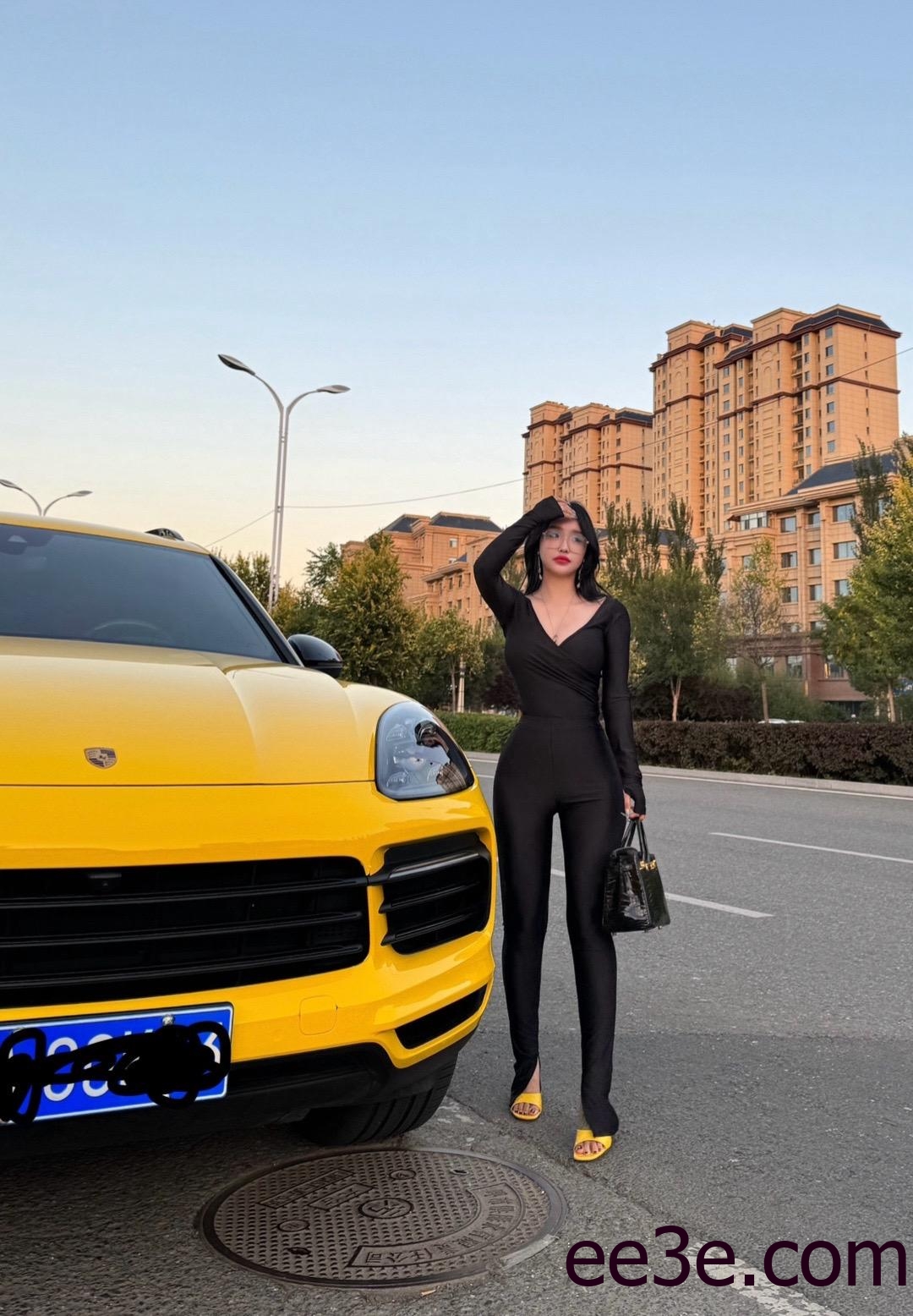 张鑫baby微密圈作品资源魅力展现，53万粉丝疯狂追捧