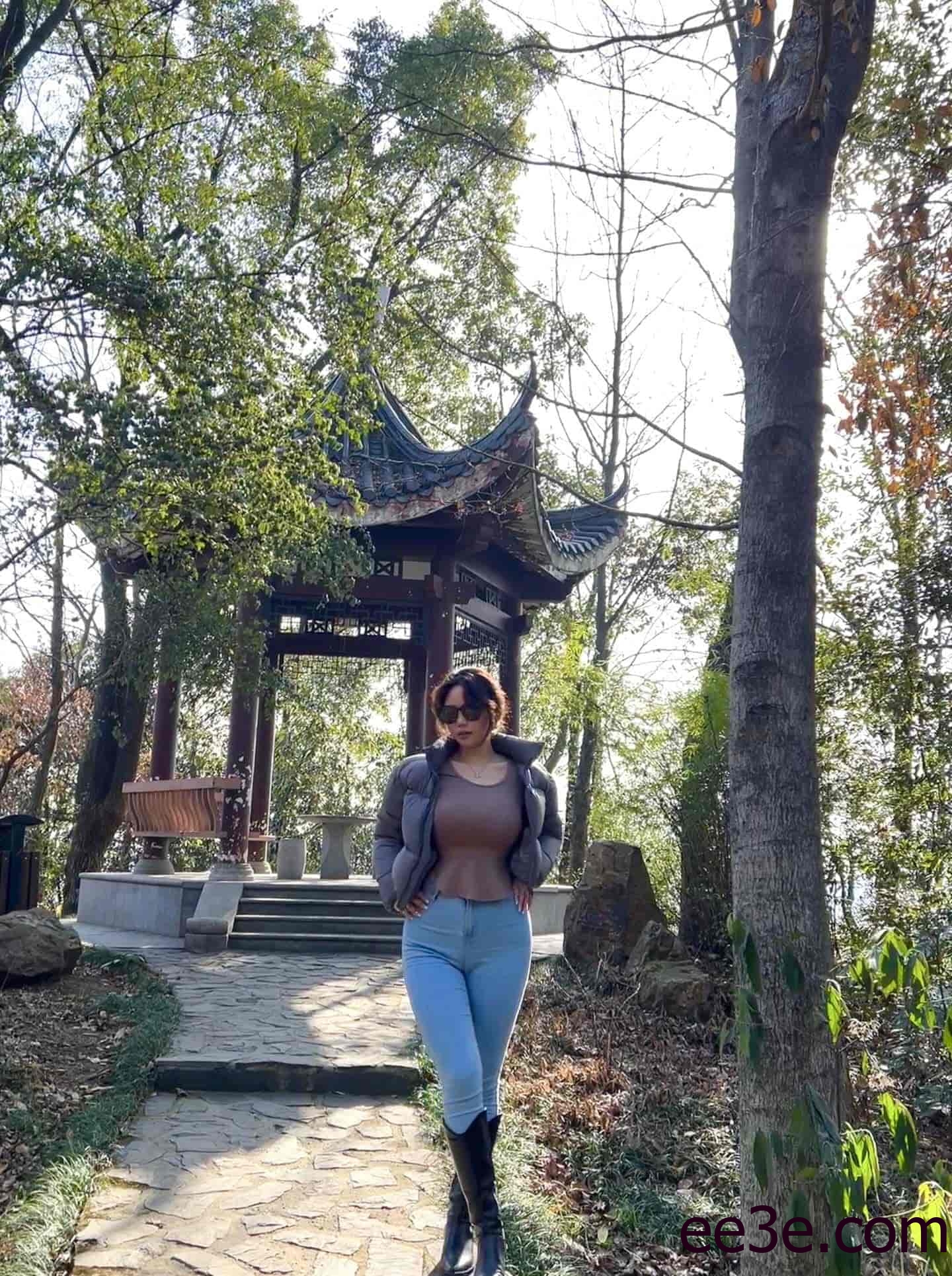 如何关注安妮-yoo微密圈，一键掌握精彩内容