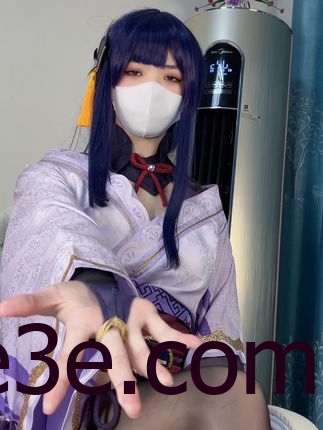 抖音博主白龙猫女微密圈作品发布红底极光造型，不失优雅