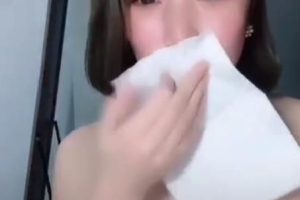 某音女主直播吃鸡  懂的都懂