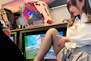 秀人顶流 – 阿朱老实 网吧露出 高清写真 顶级诱惑