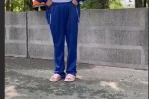 郑州七中 女学生玩暴露被同学TP