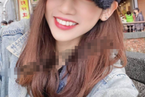 情侣泄密  高颜值女友偷偷在家 对话超精彩 素颜很能打