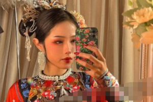 新晋爆款女神 钛合金 TiTi 《极品玉妃旗袍》加《画中仙》 近景 露脸