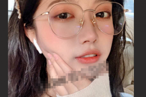 白嫩大学生 极品反差 反差还得是看眼镜妹