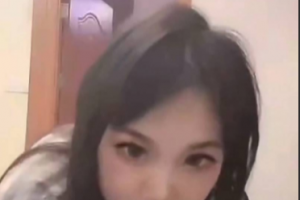 抖音 苏甜甜 直播录像 与男友穿情侣睡衣直播 引评论区热议！