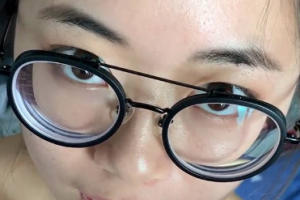 非常真实的眼镜美女 和男友