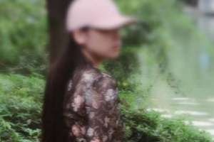 长腿人妻爱露出！上海 170 极品反差人妻 汤博乐推特疯狂极限