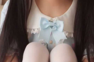 宅男女神网红极品嫩妹【萌白酱】高价作品！双马尾清纯蓝裙子