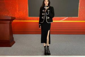 #杭州 鹦鹉.抖音百万粉丝 净高172维密模特 新疆美女0整维语交流