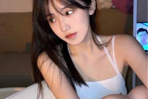 杭州高才生网红莉萨 身高168  03年校花